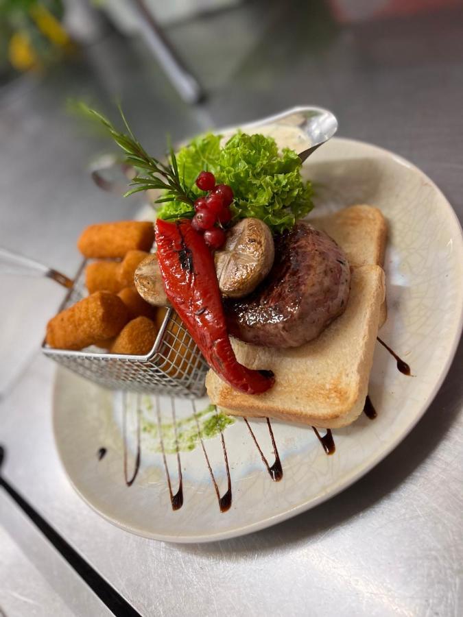Malom Club Panzio Bed and Breakfast Baja Εξωτερικό φωτογραφία