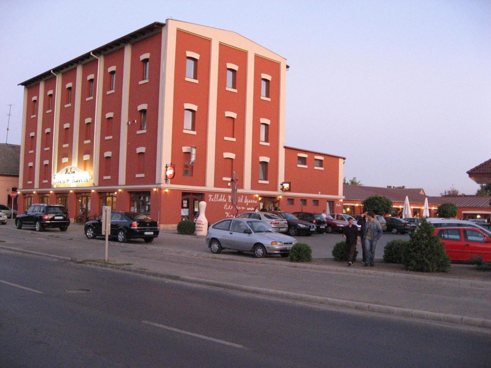 Malom Club Panzio Bed and Breakfast Baja Εξωτερικό φωτογραφία